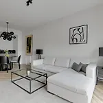 Deo Plaza Premium & Riverside By Downtown 4*