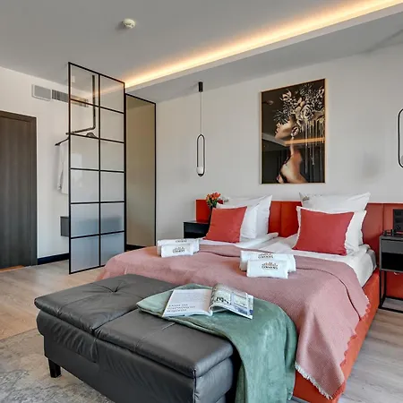 Deo Plaza Premium Suites, Riverside & Radisson By Downtown *