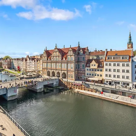 Deo Plaza Premium Suites, Riverside & Radisson By Downtown Gdansk