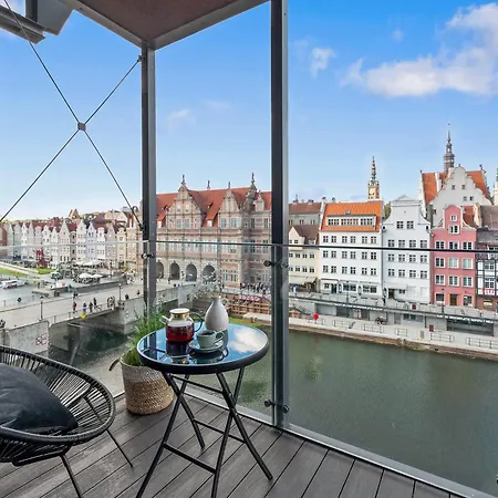 Deo Plaza Premium Suites, Riverside & Radisson By Downtown *