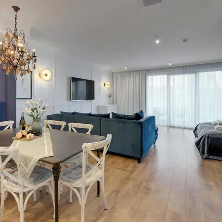 Deo Plaza Premium Suites, Riverside & Radisson By Downtown
