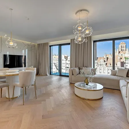 Deo Plaza Premium Suites, Riverside & Radisson By Downtown Danzig