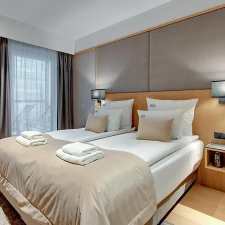 Deo Plaza Premium Suites, Riverside & Radisson By Downtown Gdansk