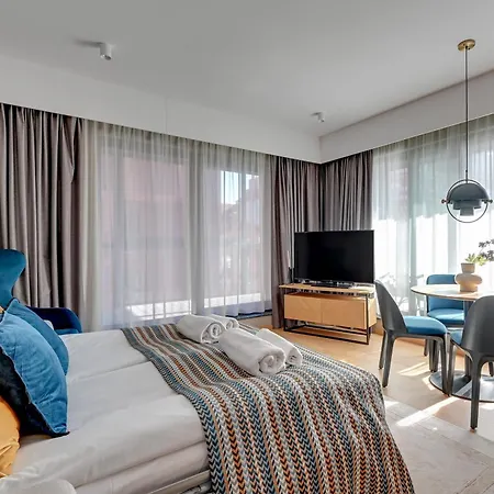 Deo Plaza Premium Suites, Riverside & Radisson By Downtown *