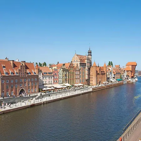 Deo Plaza Premium Suites, Riverside & Radisson By Downtown Gdansk