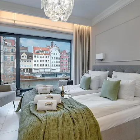 Deo Plaza Premium Suites, Riverside & Radisson By Downtown