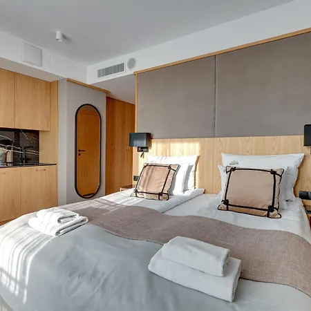 Deo Plaza Premium Suites, Riverside & Radisson By Downtown *