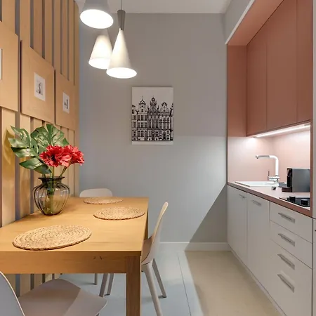 Deo Plaza Premium Suites, Riverside & Radisson By Downtown Apartment
