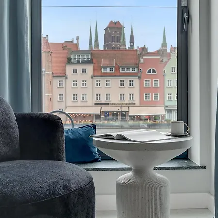 Deo Plaza Premium Suites, Riverside & Radisson By Downtown *