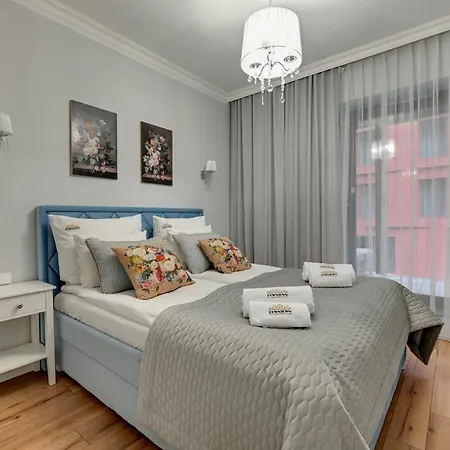 Deo Plaza Premium & Riverside By Downtown 4* Гданьск