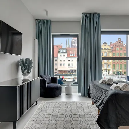Deo Plaza Premium Suites, Riverside & Radisson By Downtown *