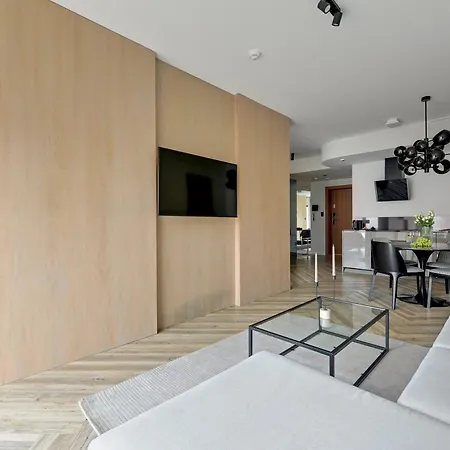 Deo Plaza Premium Suites, Riverside & Radisson By Downtown *