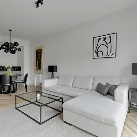 Deo Plaza Premium & Riverside By Downtown 4*