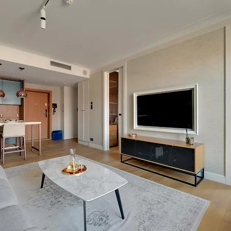 Deo Plaza Premium Suites, Riverside & Radisson By Downtown Apartment *