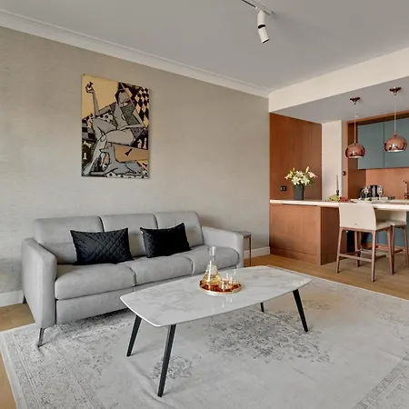 Deo Plaza Premium Suites, Riverside & Radisson By Downtown