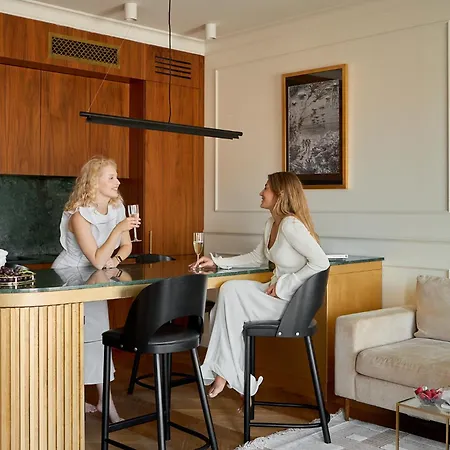 Deo Plaza Premium & Riverside By Downtown Apartman